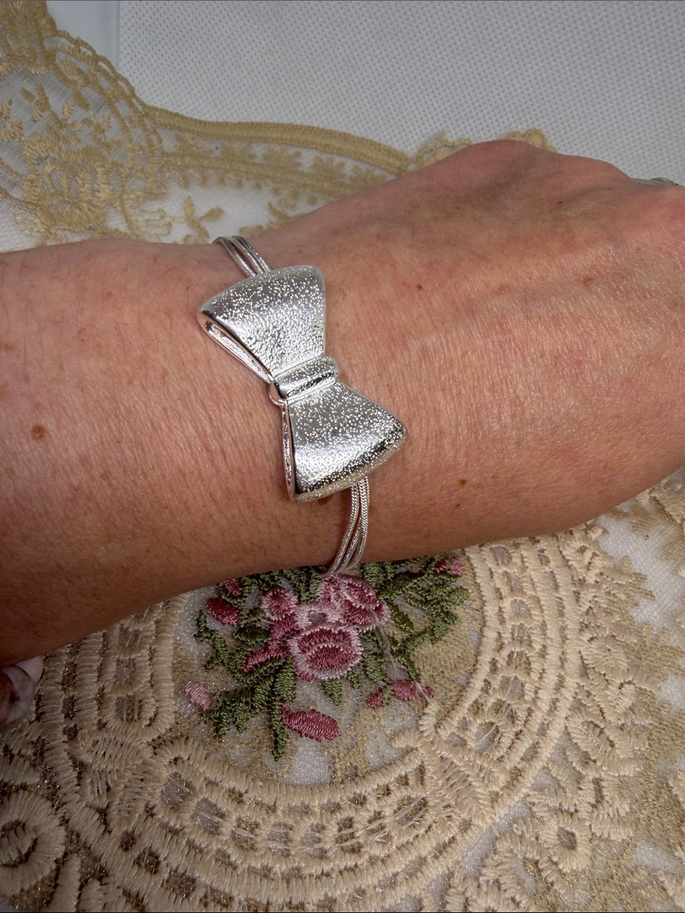 925 Sterling Silver Oversized Bow Triple Snake Chain Bracelet Coquette